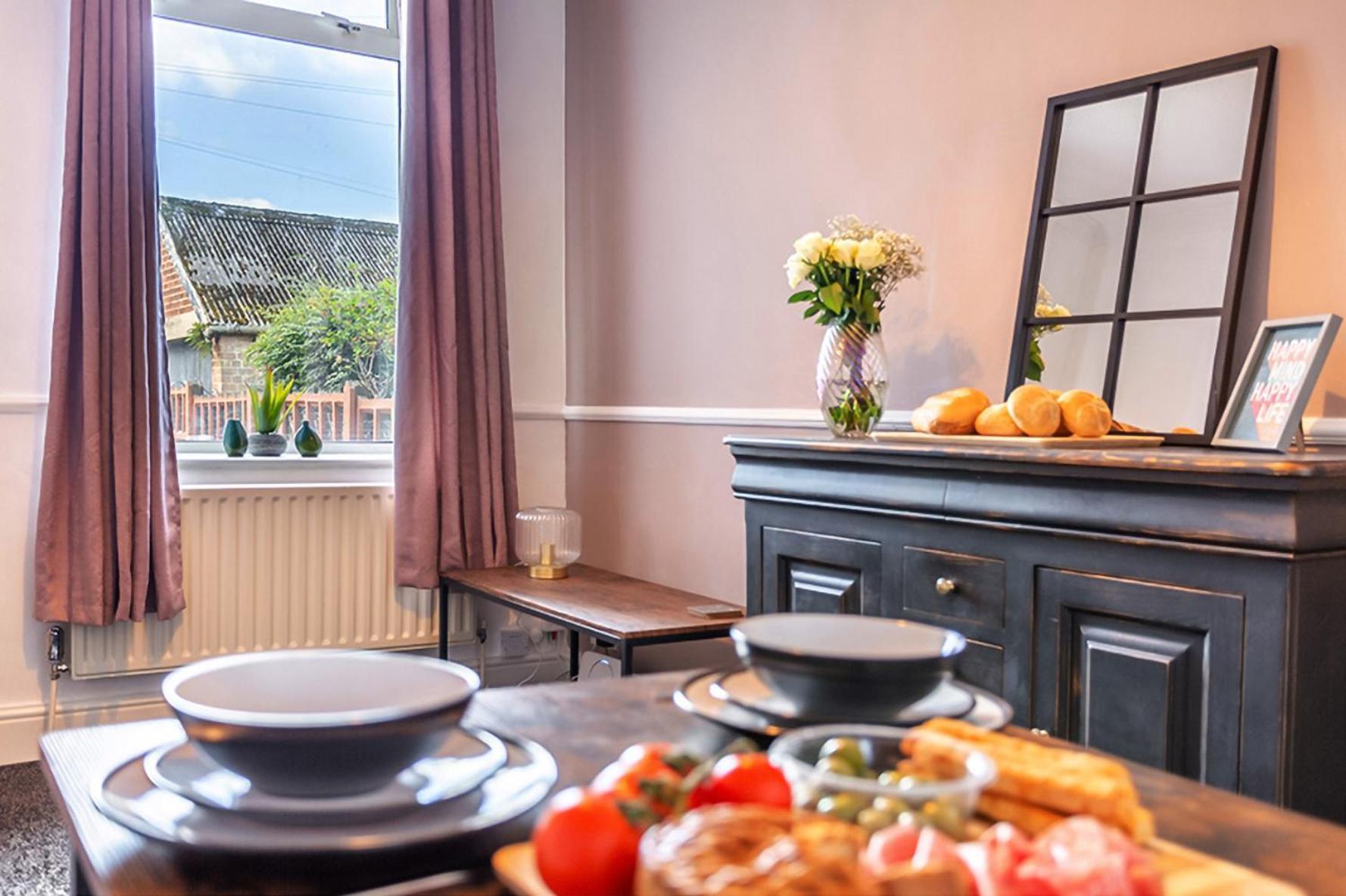 The Harrogate House - 4 Bed Townhouse Apartment Bagian luar foto